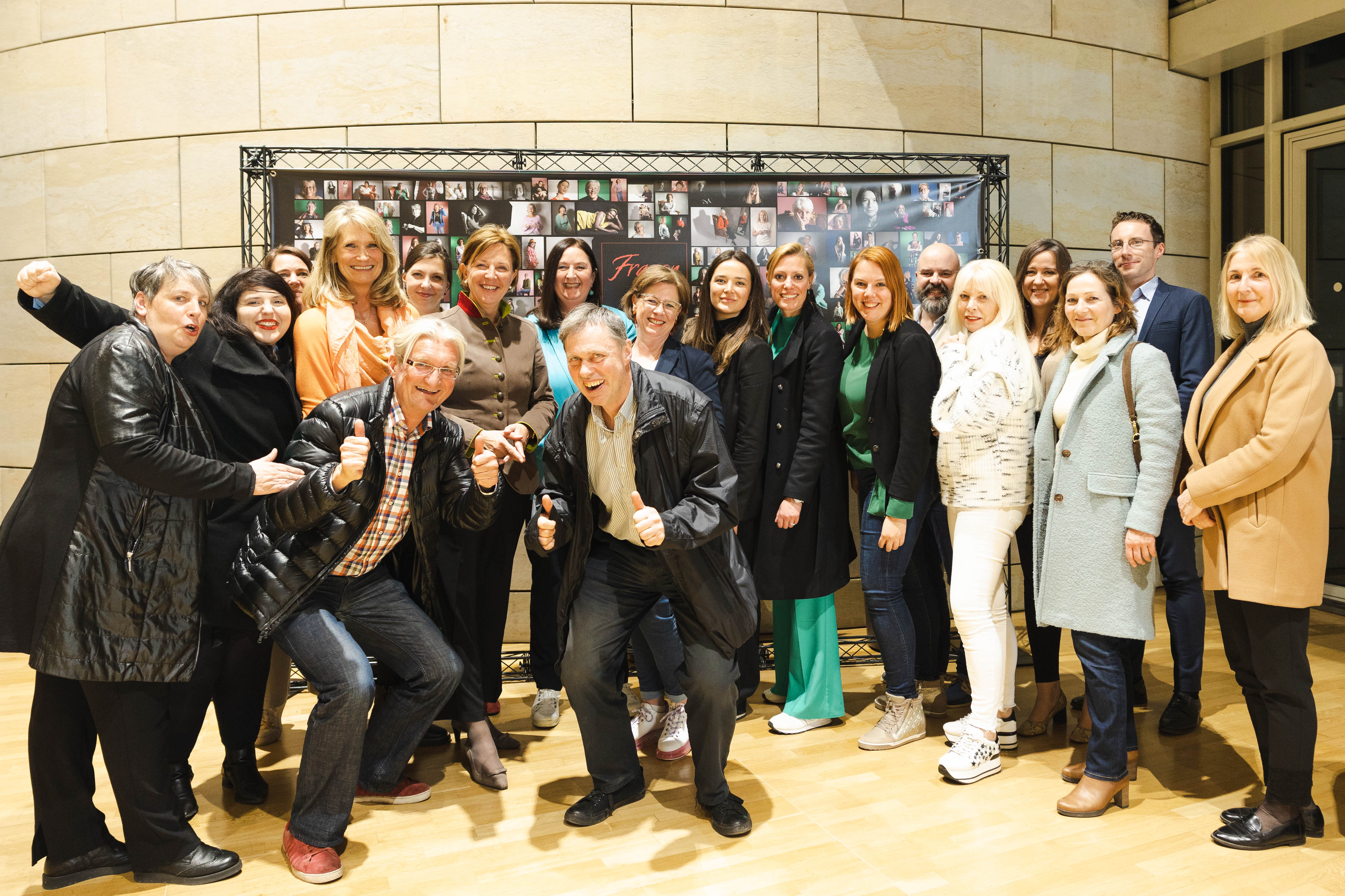 Gruppenbild einiger Teilnehmerinnen und Teilnehmer der Veranstaltung