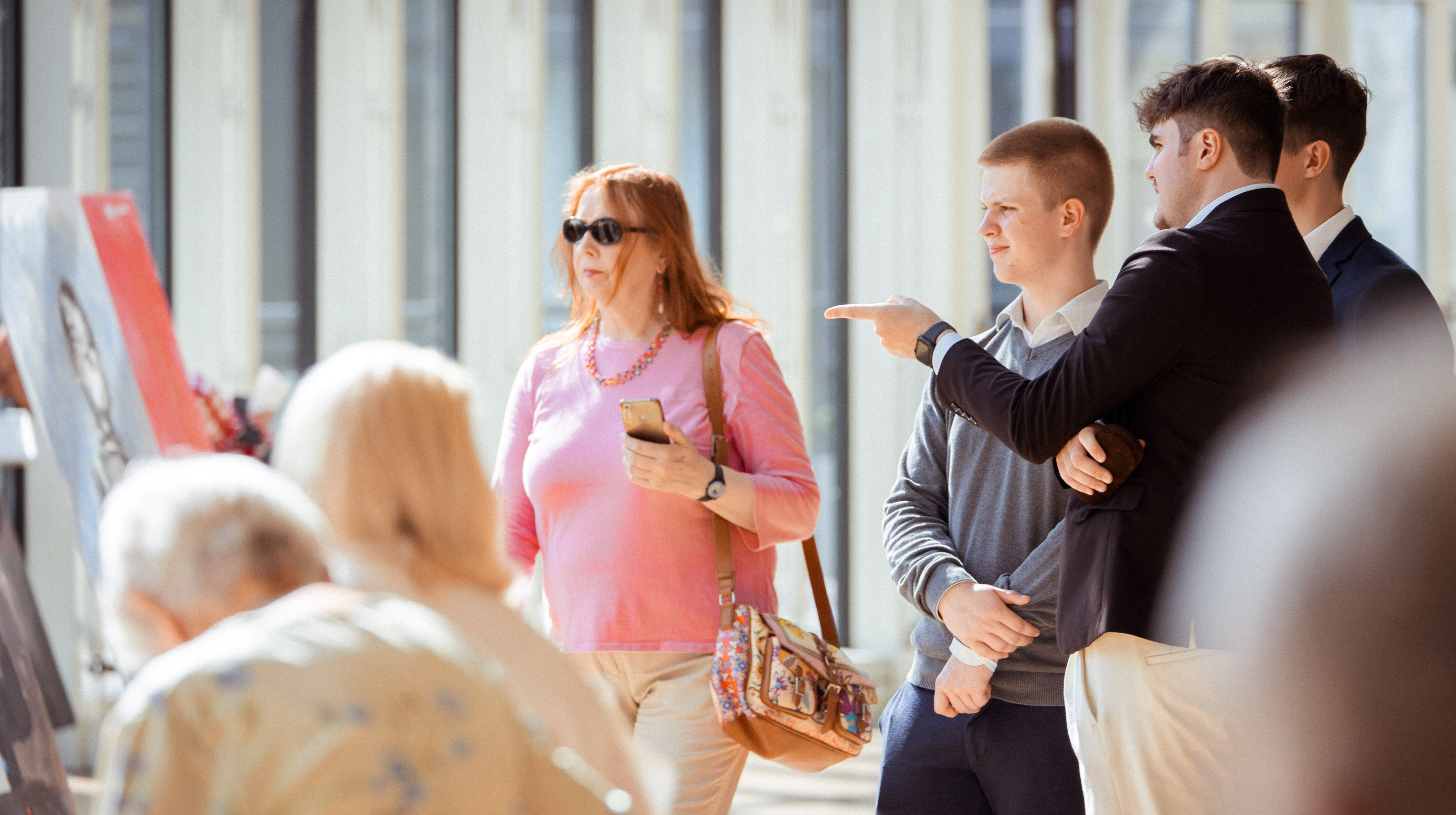 Begehung der Ausstellung &quot;Kindeswohl&quot;