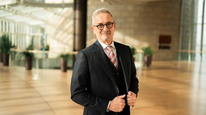 Dr. Werner Pfeil 