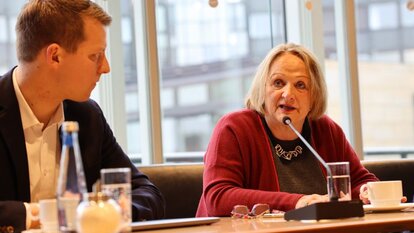 F. v. l. n. r.: Fraktionschef Henning Höne, Sabine Leutheusser-Schnarrenberger