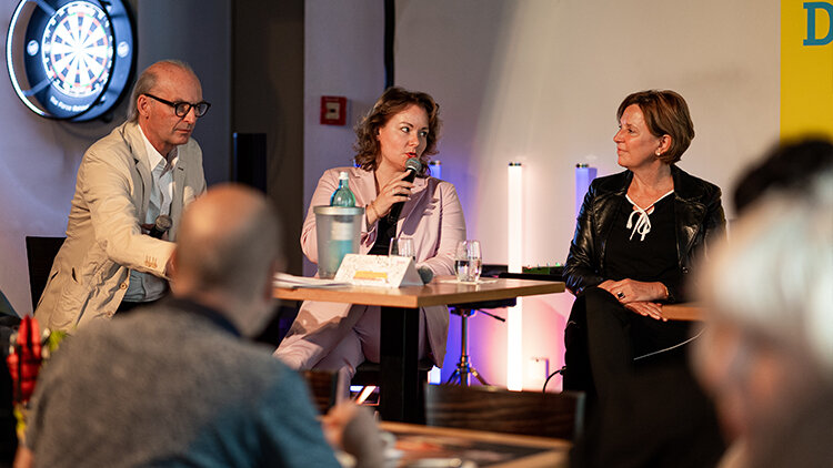 Dialog vor Ort