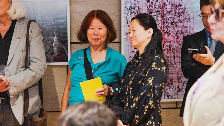 Hier sehen Sie einige Impressionen von der Vernissage „BORN IN KOREA. Made in NRW." der FDP-Landtagsfraktion NRW im Düsseldorfer Landtag.