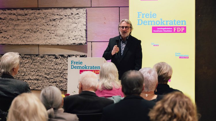 Vernissage im Landtag: „Die Kraft der Worte"