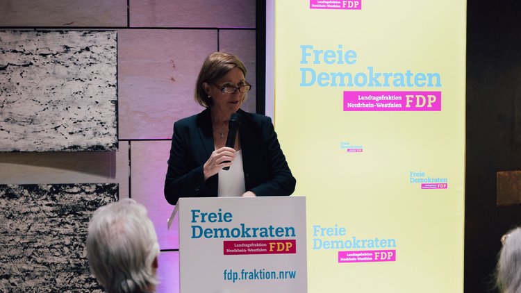 Vernissage im Landtag: „Die Kraft der Worte"