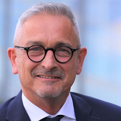 Dr. Werner Pfeil