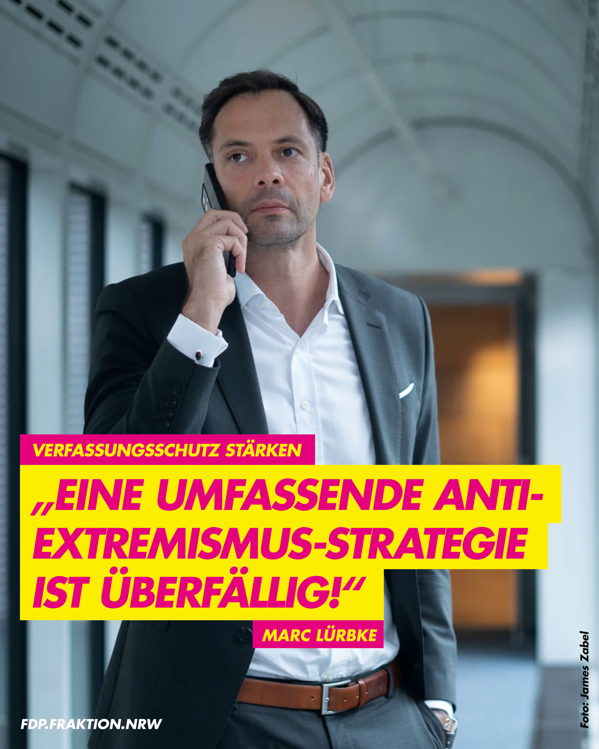 Social Media Kachel