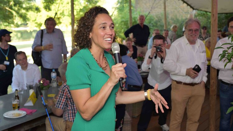 Nicole Büttner beim Sommerfest der FDP-Landtagsfraktion NRW