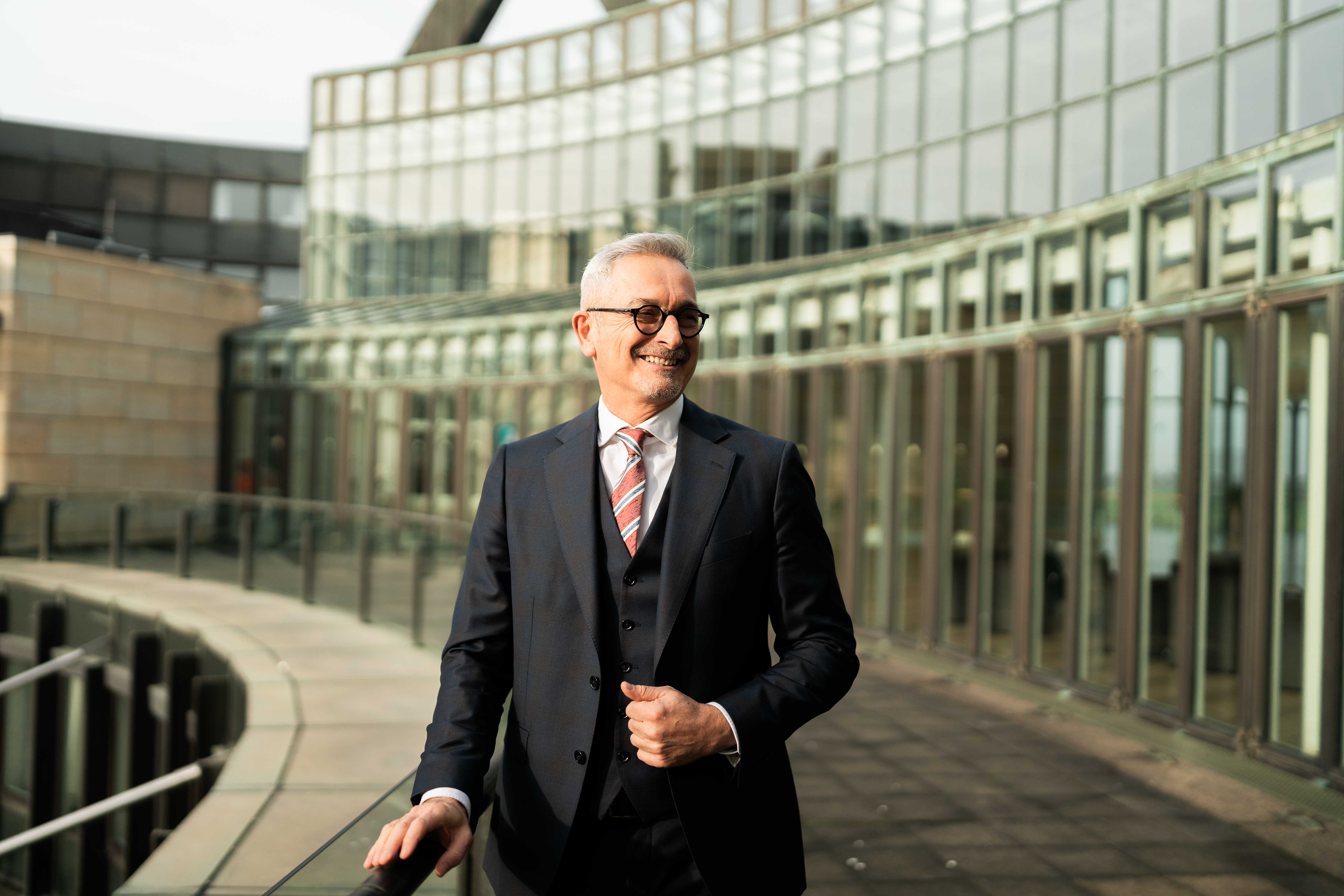 Dr. Werner Pfeil