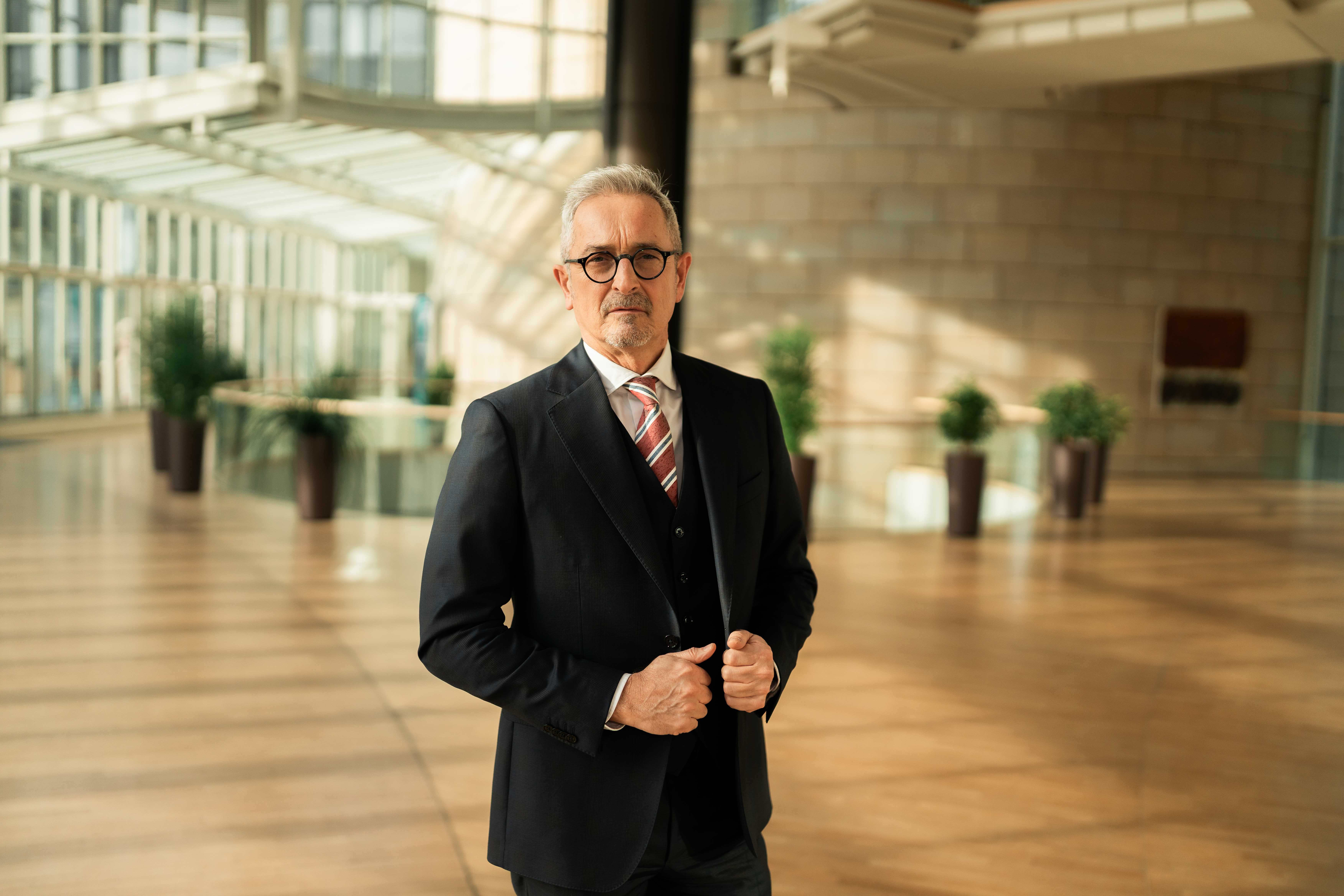 Dr. Werner Pfeil