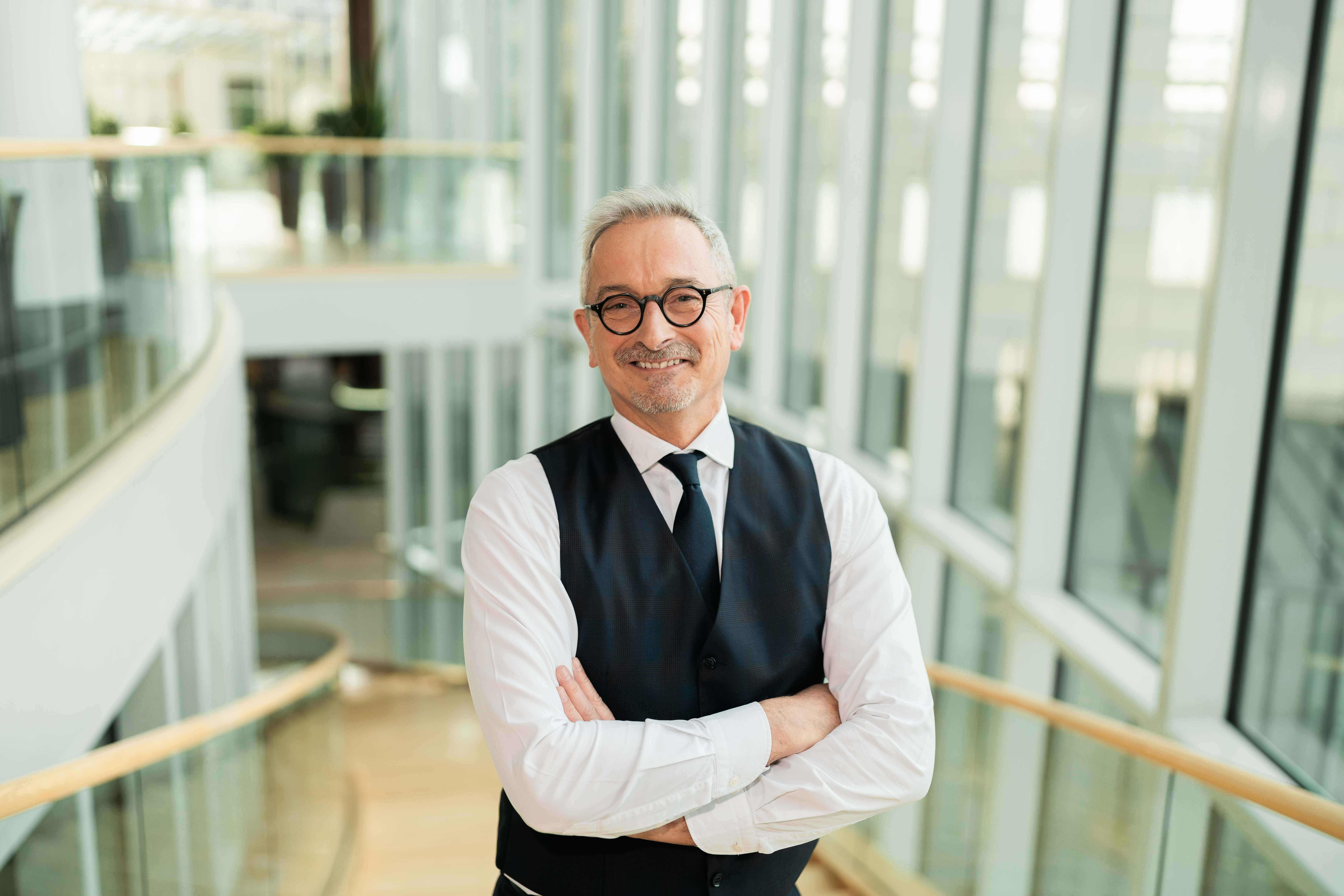 Dr. Werner Pfeil