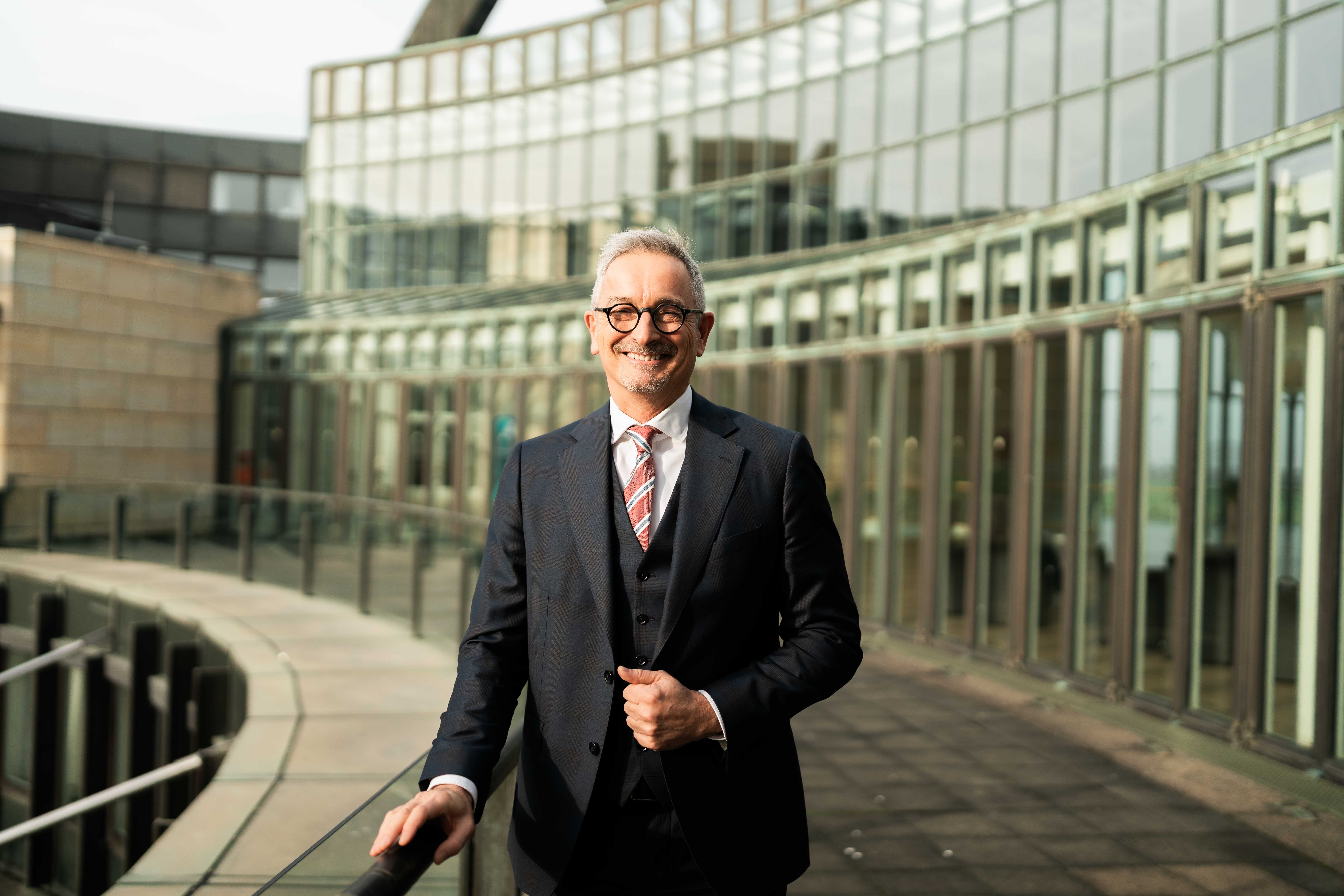 Dr. Werner Pfeil