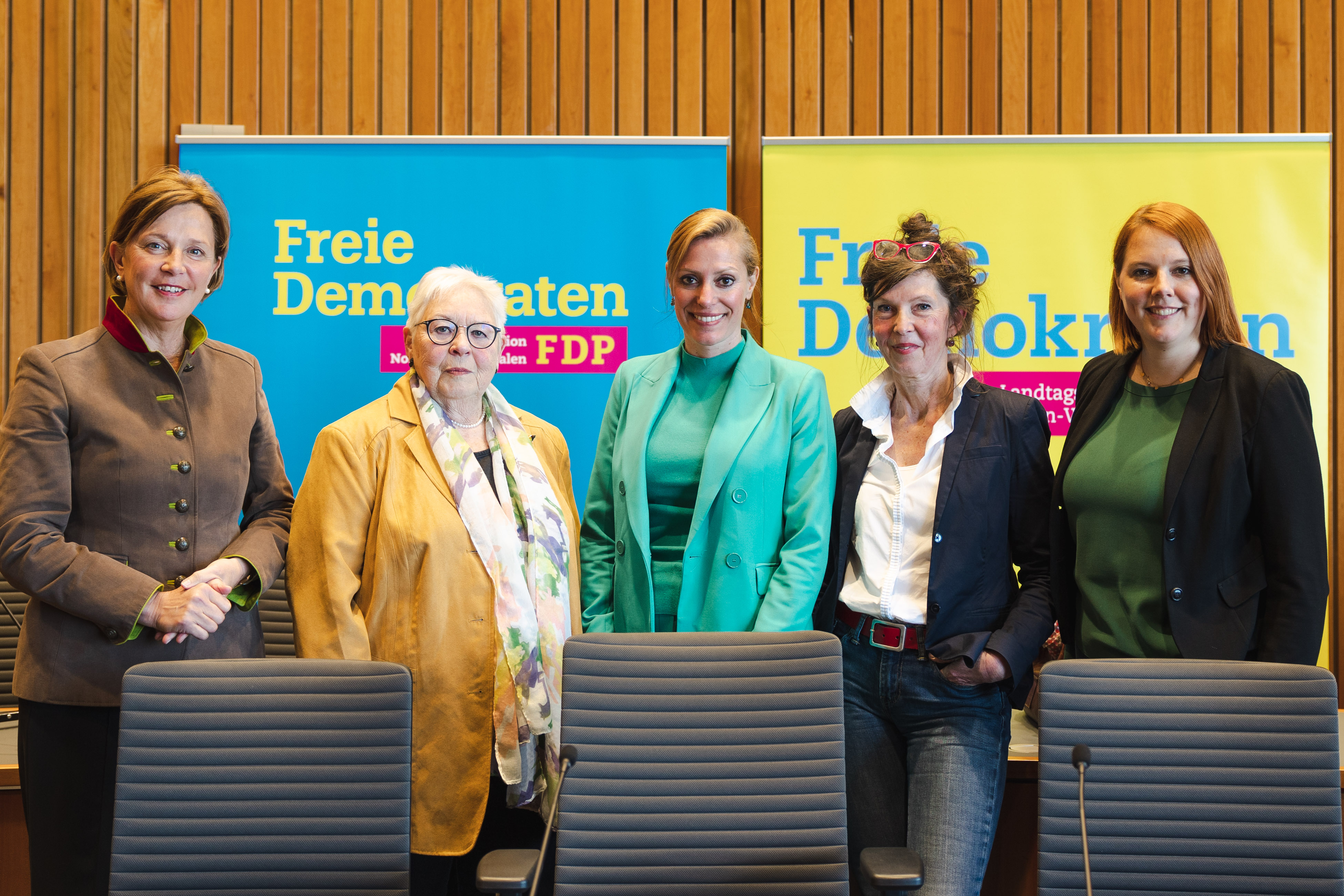 Gruppenbild von den Teilnehmerinnen des Panels