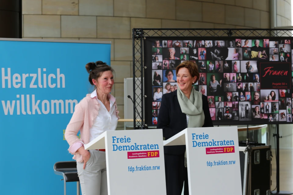 F. v. l. n. r.: Sibylle Stengel-Klemmer, Yvonne Gebauer