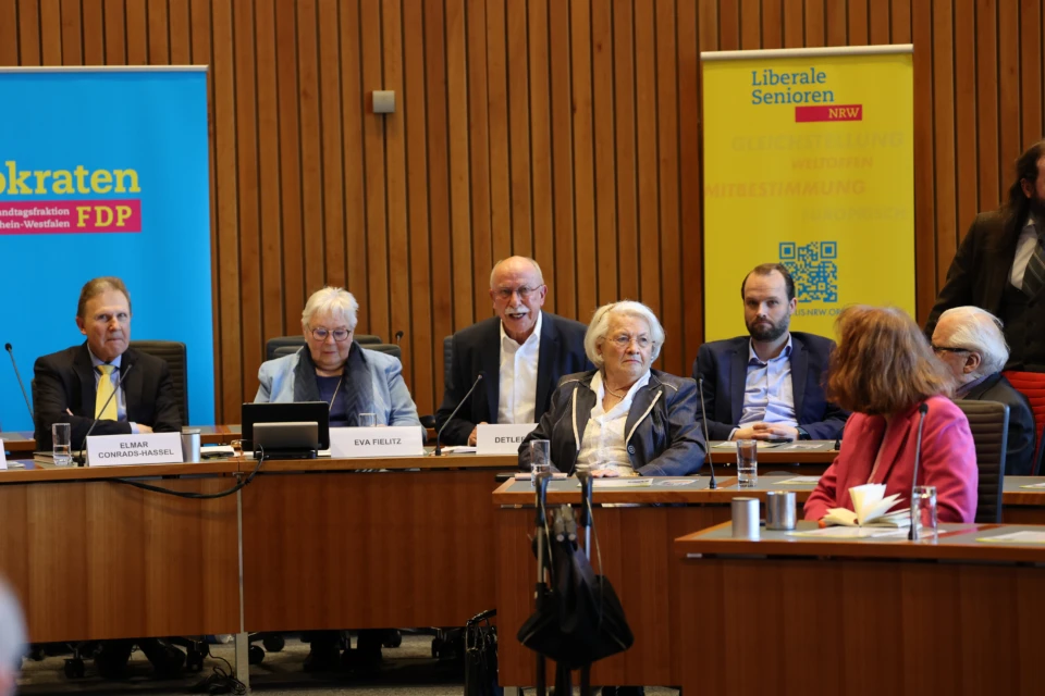 Podium zum Seniorenkongress