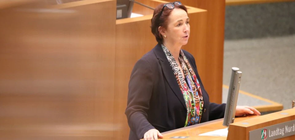 Angela Freimuth