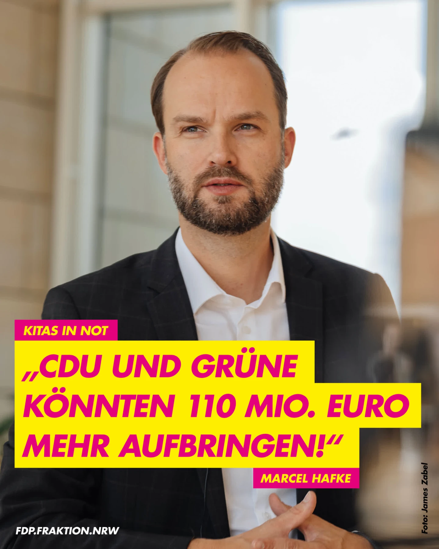 Social-Media Kachel