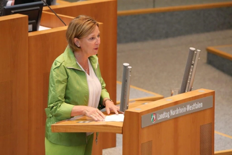 Yvonne Gebauer