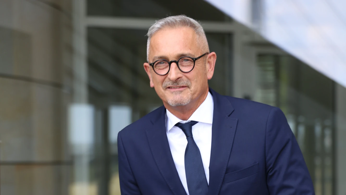 Dr. Werner Pfeil